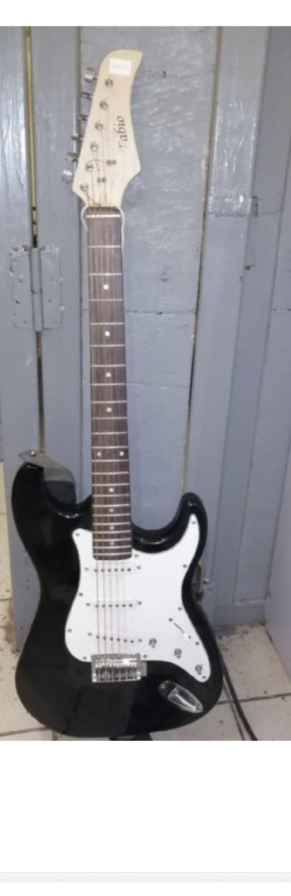 Электрогитара Fabia st 100