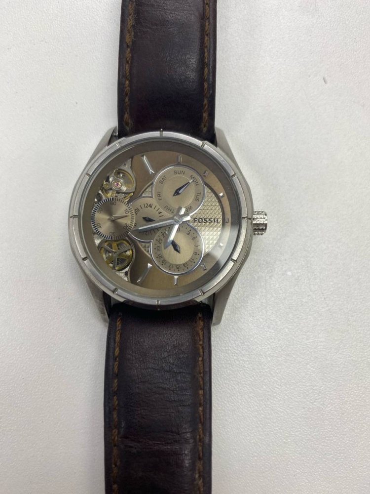 Часы Fossil me1020