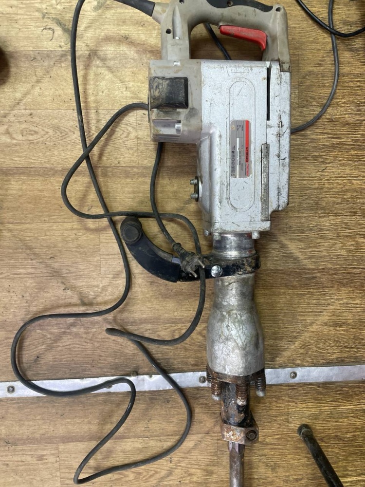 Отбойный молоток Crown CT18024