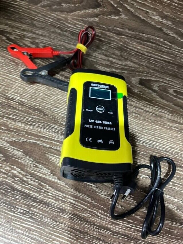 Автомобильное пускозарядное устройство