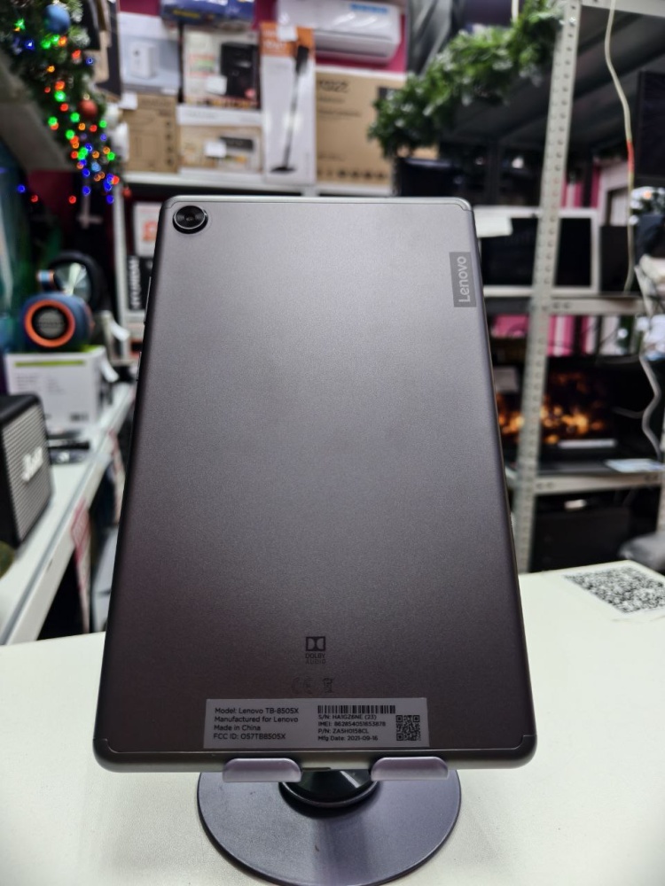 Планшет Lenovo Tab M8 2/16GB LTE